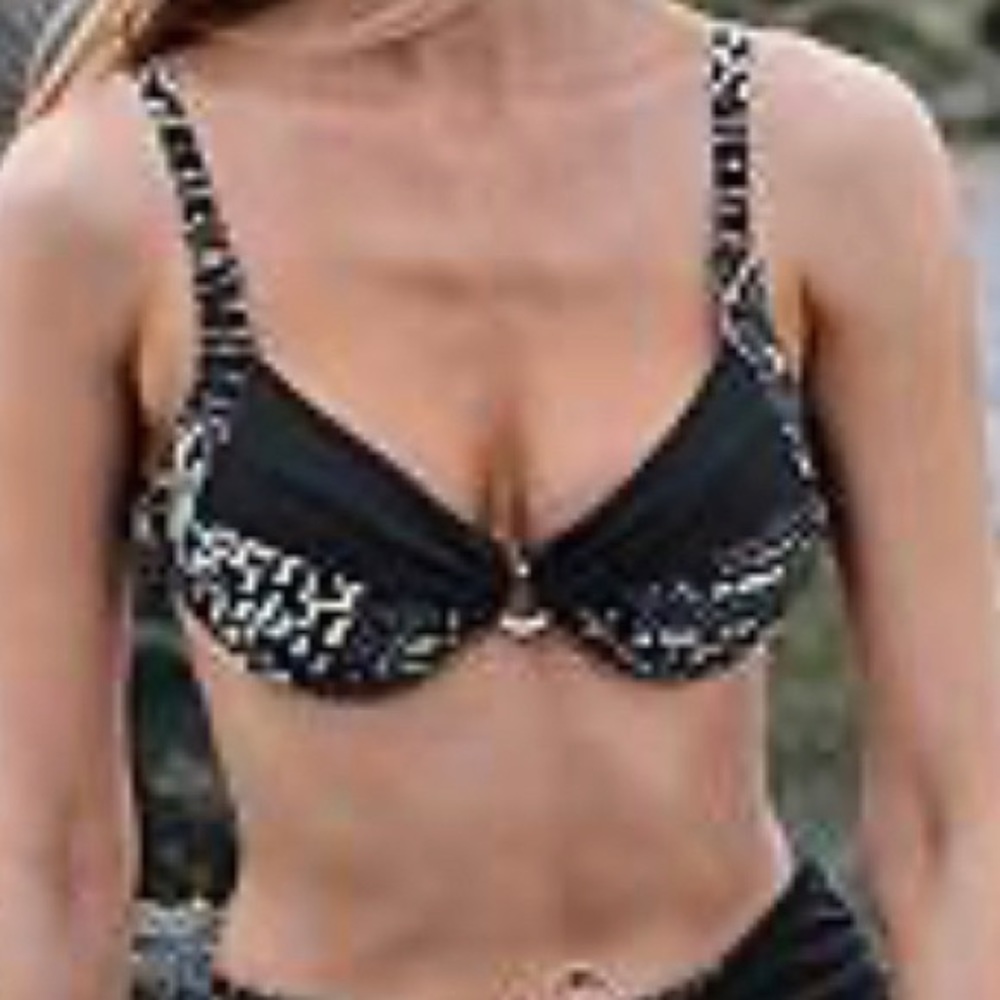Venus bikini top